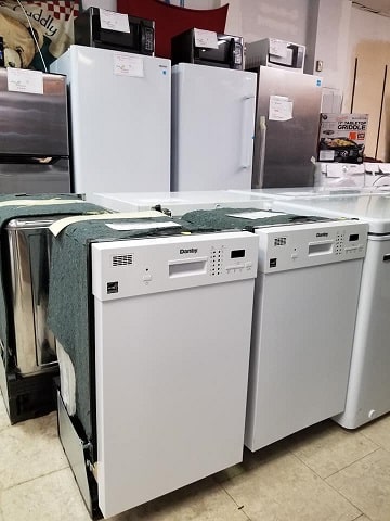 Large Appliances - Dobson General Store North with a Great selection of Brand Name items to choose from at our Warehouse.  Shipping all across Canada.  New items daily.
